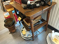 Lot 345 - houten tafel - afbeelding 1 van  3