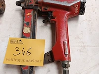 Lot 346 - pneumatische nietmachine - afbeelding 1 van  2