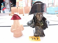 Lot 347 - beeld en fles napoleon - afbeelding 1 van  6