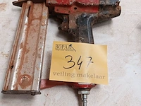 Lot 347 - pneumatische nietmachine - afbeelding 1 van  2