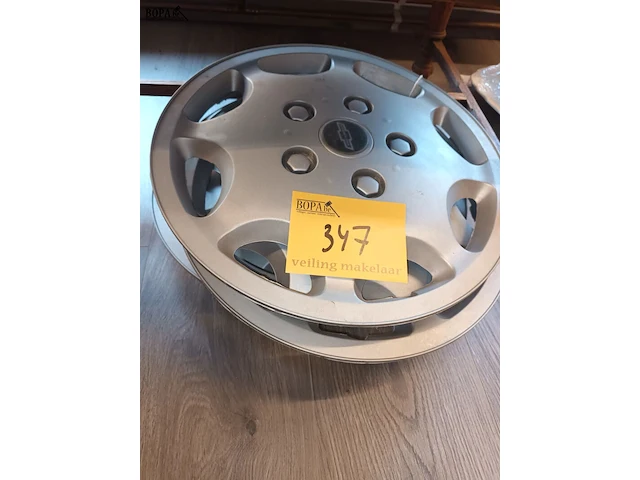 Lot 347 - wieldoppen chevrolet. 4 stuks - afbeelding 1 van  3