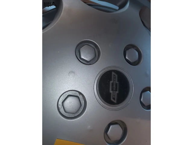 Lot 347 - wieldoppen chevrolet. 4 stuks - afbeelding 2 van  3