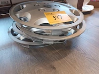 Lot 347 - wieldoppen chevrolet. 4 stuks - afbeelding 3 van  3