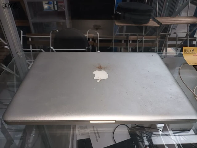 Lot 35 - apple macbook pro - afbeelding 3 van  4