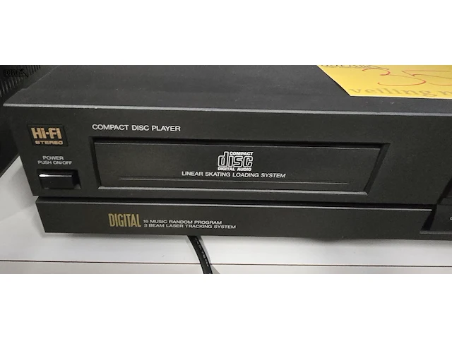 Lot 35 - cd speler amitech - afbeelding 2 van  3