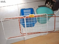 Lot 35 - droogrek en wasmanden - afbeelding 1 van  3