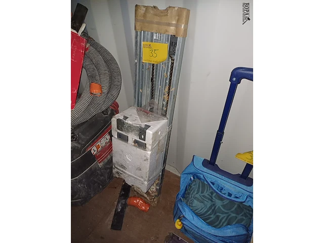 Lot 35 - garagepoortopener - afbeelding 1 van  3