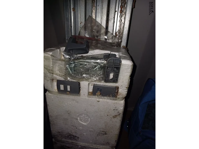 Lot 35 - garagepoortopener - afbeelding 2 van  3