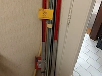 Lot 35 - hilti laser receiver met statief - afbeelding 1 van  3