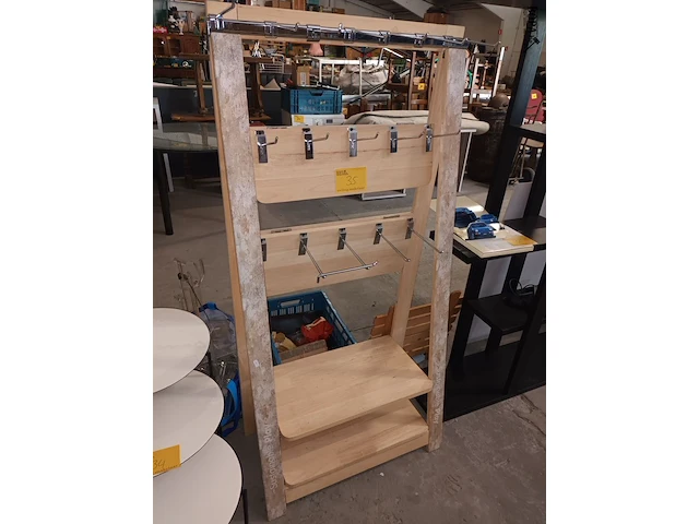 Lot 35 - houten winkel display - afbeelding 1 van  4