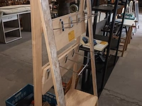 Lot 35 - houten winkel display - afbeelding 2 van  4