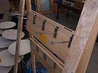 Lot 35 - houten winkel display - afbeelding 4 van  4