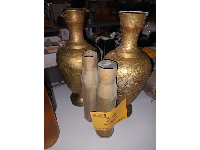 Lot 35 - koperen vazen. 4 stuks - afbeelding 2 van  3