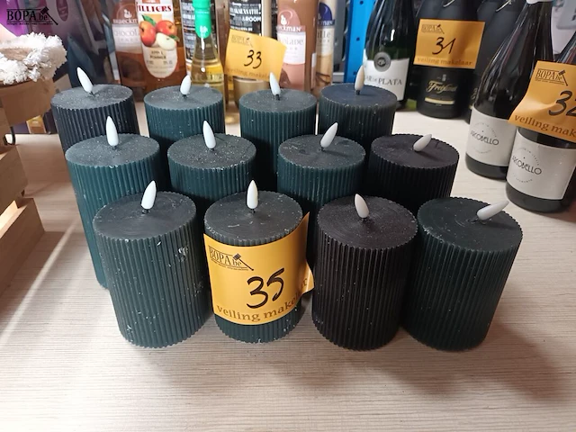 Lot 35 - led kaarsen. 12 stuks - afbeelding 1 van  3