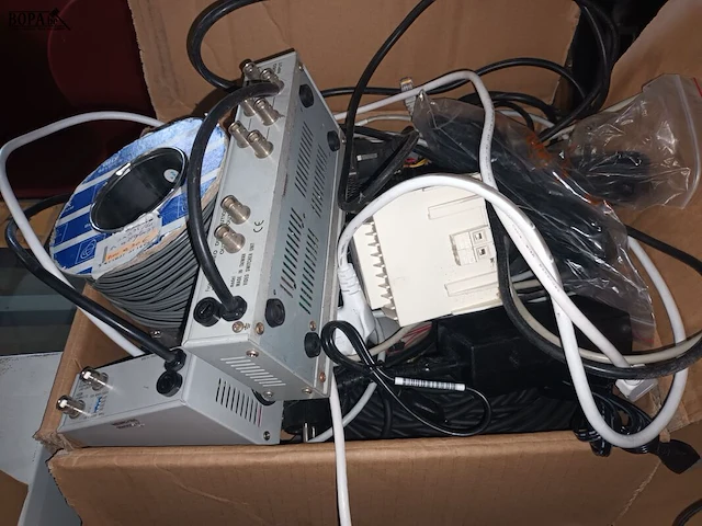 Lot 35 - lot kabels en elektro - afbeelding 10 van  12