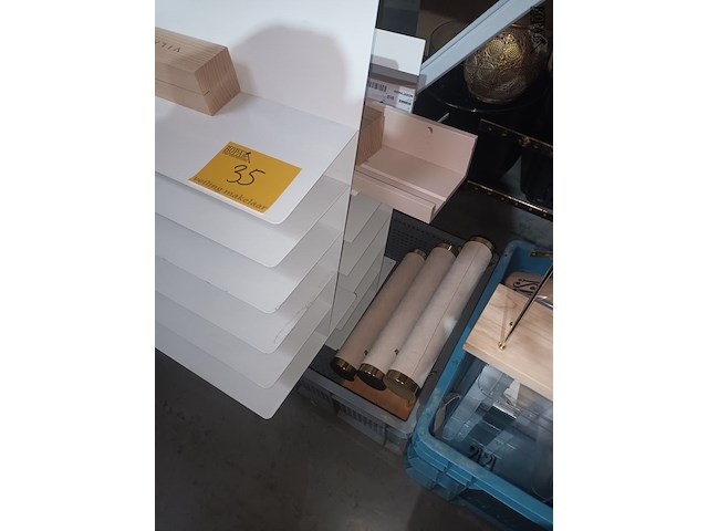 Lot 35 - lot winkeldisplays - afbeelding 7 van  7