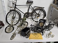 Lot 35 - lotje metalen fietsen diverse afm ong 7 stuks - afbeelding 1 van  5