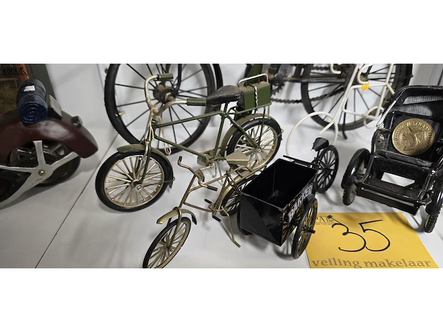 Lot 35 - lotje metalen fietsen diverse afm ong 7 stuks - afbeelding 3 van  5