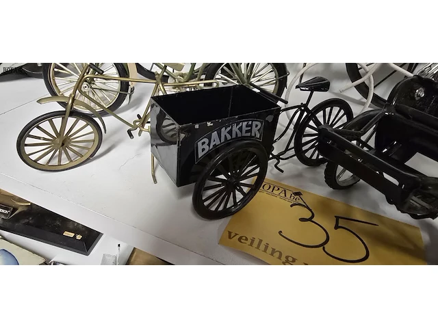 Lot 35 - lotje metalen fietsen diverse afm ong 7 stuks - afbeelding 4 van  5