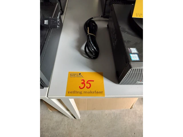 Lot 35 - rechthoekige tafel - afbeelding 2 van  2
