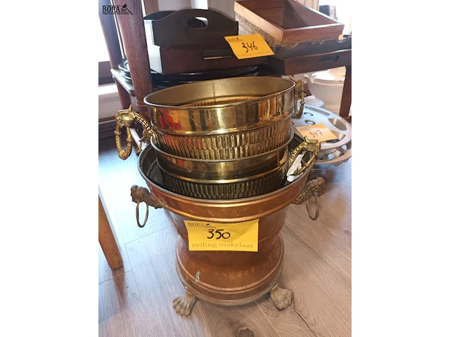 Lot 350 - koperen cache-pot. 3 stuks - afbeelding 1 van  3