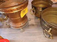 Lot 350 - koperen cache-pot. 3 stuks - afbeelding 3 van  3