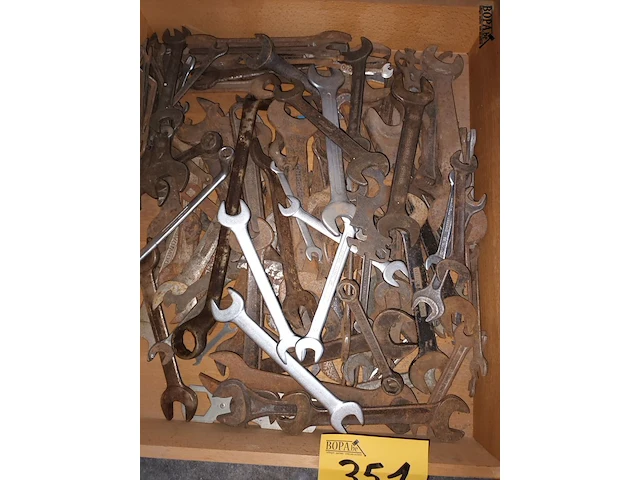 Lot 351 - moersleutels en potsleutels - afbeelding 2 van  2