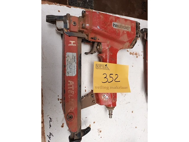 Lot 352 - pneumatische tacker haubold - afbeelding 1 van  2