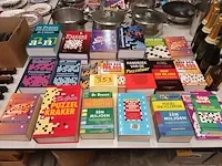 Lot 353 - puzzelwoordenboeken. 24 stuks - afbeelding 1 van  4
