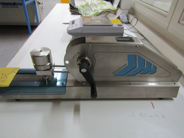 Lot 353 - textiel crock meter crockmaster - afbeelding 4 van  4