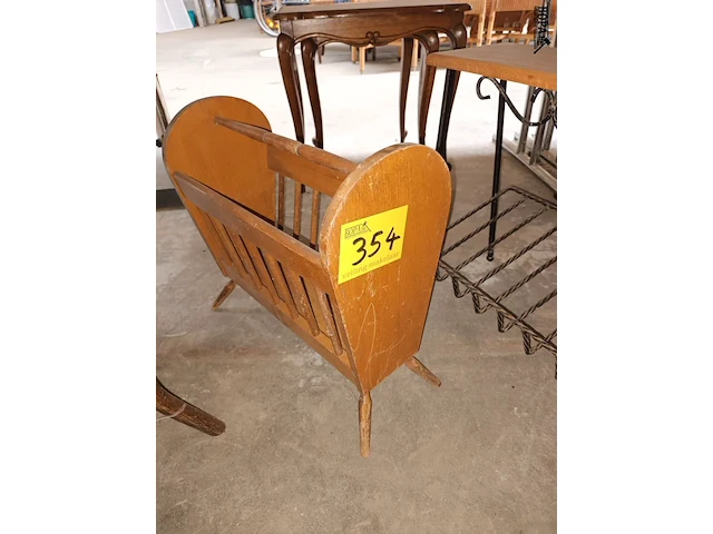 Lot 354 - krantenrekje. 3 stuks - afbeelding 3 van  4