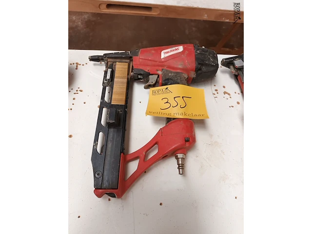 Lot 355 - pneumatische nietmachine haubold - afbeelding 1 van  2