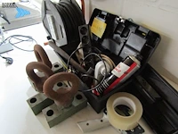 Lot 355 - werkmateriaal en trekbogen - afbeelding 4 van  6