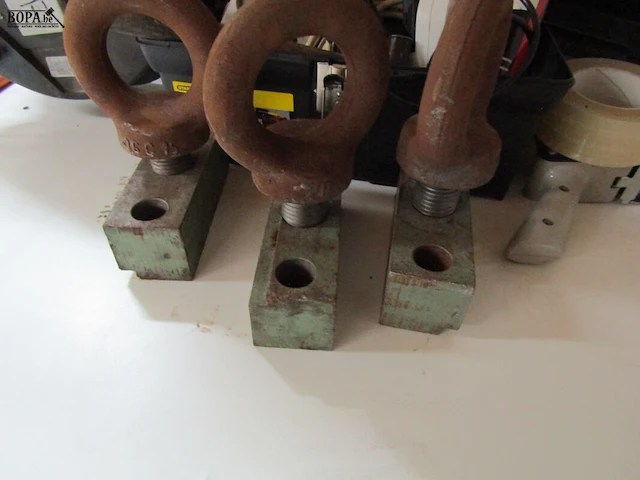 Lot 355 - werkmateriaal en trekbogen - afbeelding 6 van  6