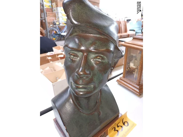 Lot 356 - beeld tijl - afbeelding 2 van  4