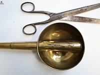 Lot 357 - antieke schaar en antiek hoortoestel - afbeelding 3 van  3
