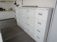 Lot 358 - archief ladekasten met mapjes - afbeelding 2 van  4