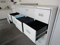 Lot 358 - archief ladekasten met mapjes - afbeelding 4 van  4
