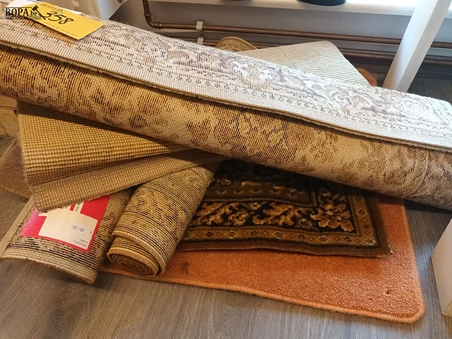 Lot 358 - tapijten. 9 stuks - afbeelding 3 van  4