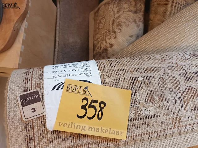 Lot 358 - tapijten. 9 stuks - afbeelding 4 van  4