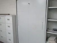 Lot 359 - bureelkast - afbeelding 1 van  3