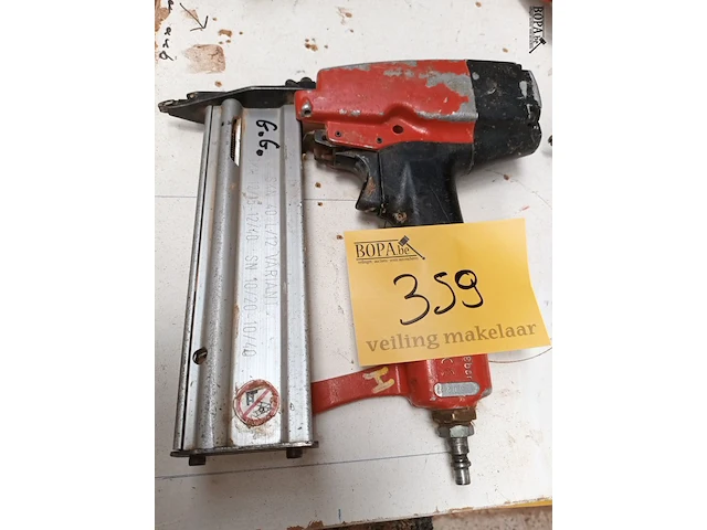 Lot 359 - pneumatische tacker haubold - afbeelding 1 van  2