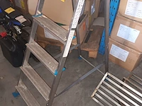 Lot 36 - aluminium trapladder - afbeelding 2 van  3