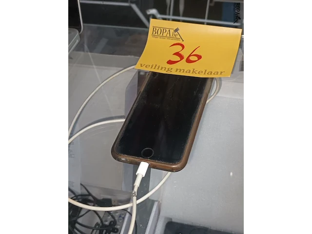 Lot 36 - apple iphone - afbeelding 1 van  3