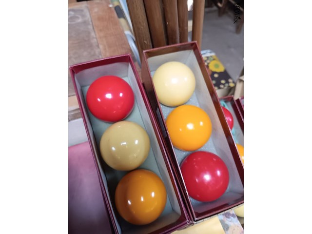 Lot 36 - biljartkeus en biljartballen - afbeelding 4 van  4