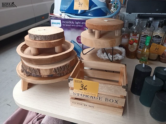 Lot 36 - houten decoratie. 10 stuks - afbeelding 1 van  4