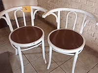 Lot 36 - houten stoelen. 4 stuks - afbeelding 3 van  4