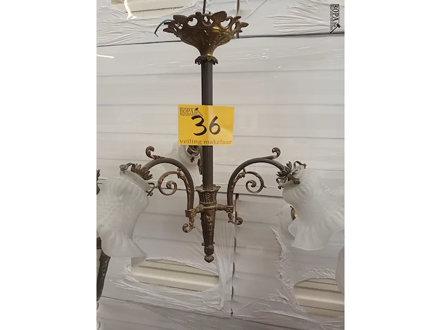 Lot 36 - koperen luster - afbeelding 1 van  4