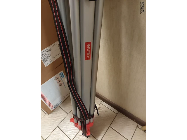 Lot 36 - laser statief futech - afbeelding 2 van  3
