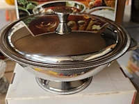 Lot 36 - lot verzilverde items en inox schaal in doos - afbeelding 2 van  4